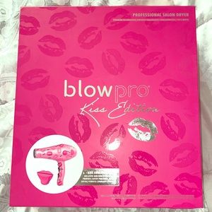 Blow Pro - Kiss Edition Titanium Dryer